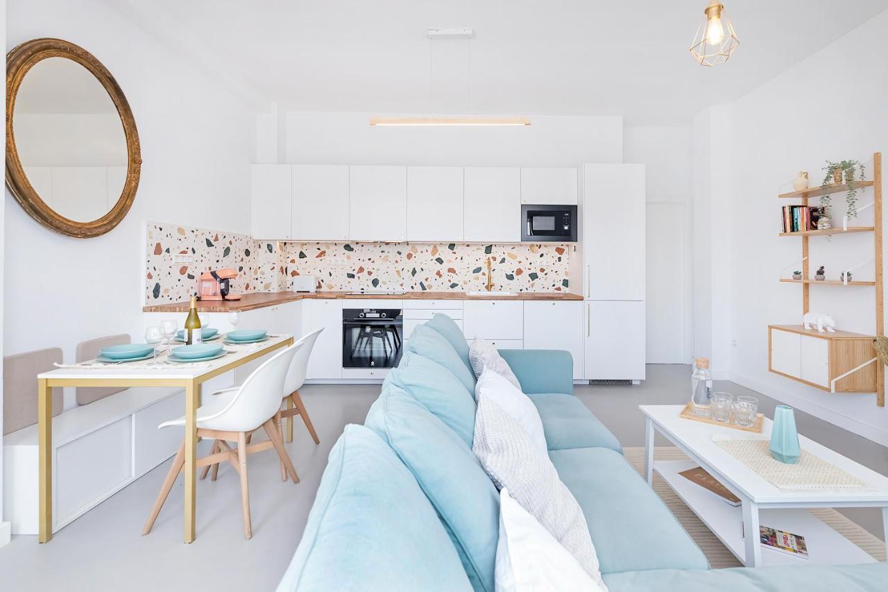 Homey Apt- Atico Con Vistas A La Catedral Malaga Bagian luar foto