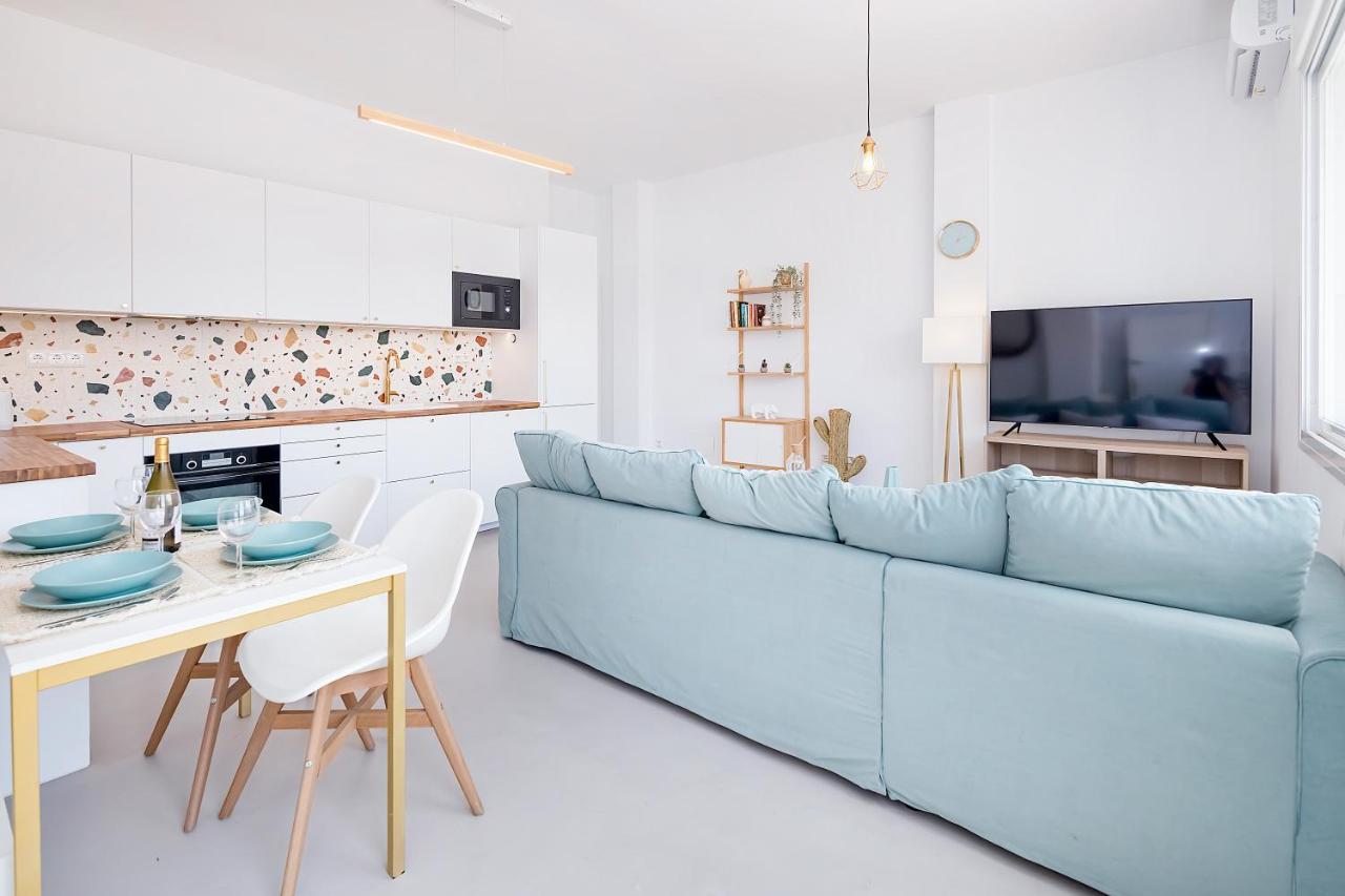 Homey Apt- Atico Con Vistas A La Catedral Malaga Bagian luar foto